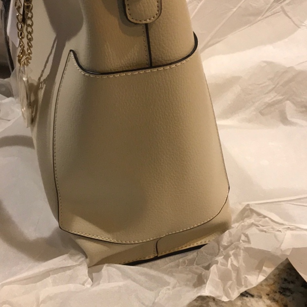 MKF Collection Mia K. Tote AND cross body. - Picture 5 of 6